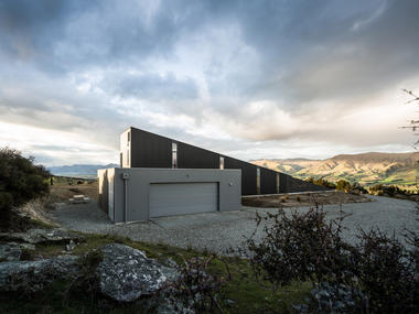 Gallery of Wanaka Wedge House / Actual Architecture  - 8