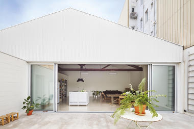 Transformación de un almacén / Thomas Raynaud + Paul Devarrieux