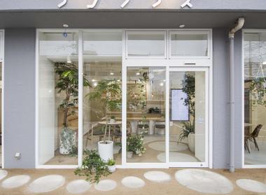 Gallery of Ground Floor Office / Takayuki Kuzushima and Associates  - 10