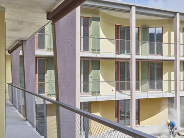 画廊 Oberzelg社区住宅  / Esch Sintzel Architekten  - 4