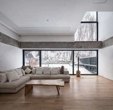 Gallery of House on Tatarka Hill / Drozdov & Partners  - 2