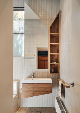 Gallery of Split House / FMD Architects  - 13