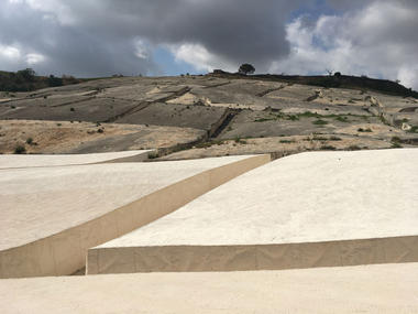 La psicogeografía del monumental laberinto de Cretto di Burri