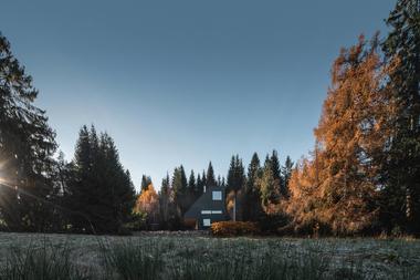 Gallery of Weekend House Nové Hamry / NEW HOW architects  - 7