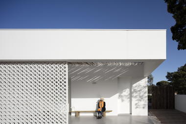 Gallery of Passive Thermal Comfort Strategies in Residential Projects  - 11