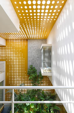Gallery of Passive Thermal Comfort Strategies in Residential Projects  - 4