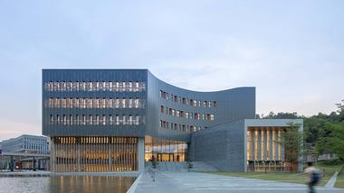 Gallery of Library of the Chinese University of Hong Kong’s Shenzhen Campus / Wang Weijen Architecture  - 1