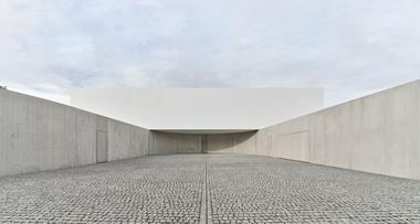 From the Garden House / KWK Promes