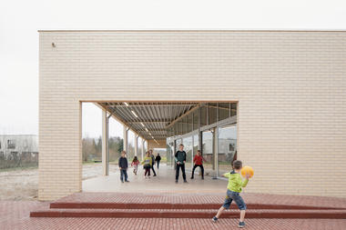 Edificio Warot / B-ILD