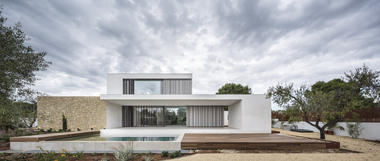 Vivienda UP52. La casa de los almendros / Viraje Arquitectura