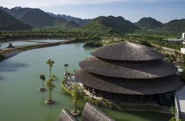Galeria de Restaurante Vedana / VTN Architects  - 12