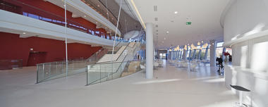 Galeria de Centro de Congressos Ice Kraków  / IEA + Arata Isozaki & Associates  - 16