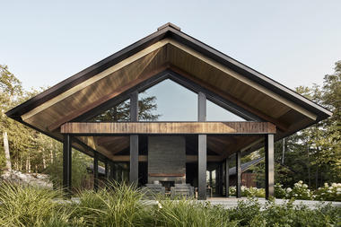 Gallery of Metrick Cottage and Boathouse / Akb Architects  - 1