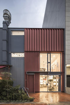 Galería culto / Yemail Arquitectura 