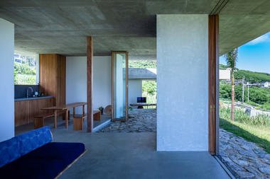 Gallery of House In Tamagusuku / Studio Cochi Architects  - 19