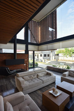 Galería de Casa de ladrillo Maziar / Naghshe Khak Architectural Group  - 5