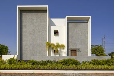 Casa enmarcada / Crest Architecture