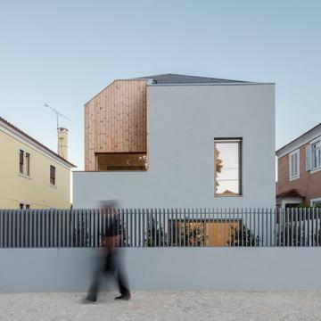 Gallery of Ventura Terra House / ComA  - 1