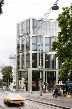 Gallery of Office Building Rathausstraße 1 / Schuberth und Schuberth + Stadler Prenn + Ostertag  - 6