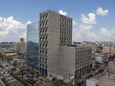 Gallery of Hotel Holiday Inn Miraflores / POGGIONE + BIONDI ARQUITECTOS  - 1