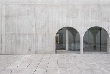 COUR Casa funeraria / GENS