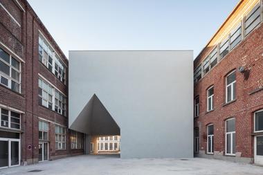 Galeria de O edifício como professor: 13 faculdades e escolas de Arquitetura e Urbanismo  - 14