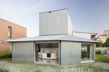 Casa 905 / HARQUITECTES