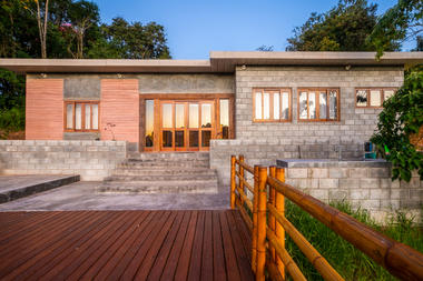 Ecocasa Atelier / Encaixe Soluções Alternativas