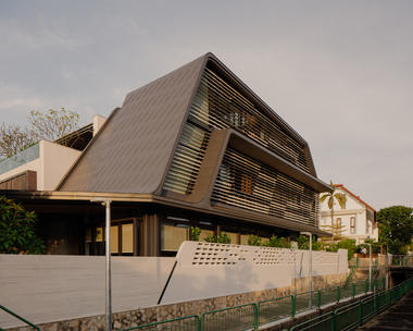 Strata House / Scott Brownrigg