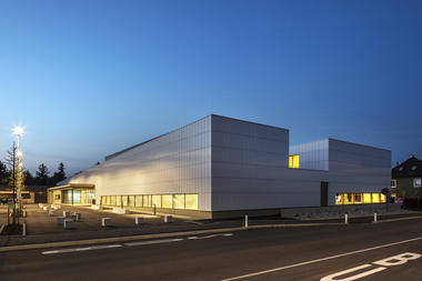Gallery of Hallenbad Ried Im Innkreis Sauna and Pool / Gärtner+Neururer  - 33