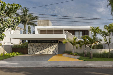 Galeria de Casa Golden / Estúdio OLO  - 1