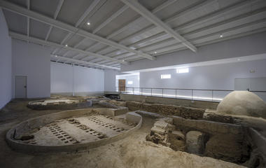 Alfar Romano Exhibition Center / Antonio Raso + César Egea + Carlos García