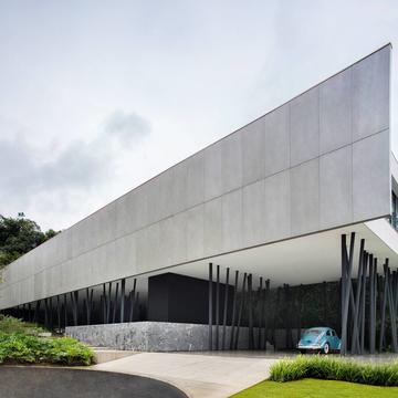 Casa del árbol / Studio Guilherme Torres