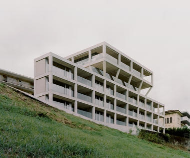 Aprtment Building on Via Carona  / DF_DC
