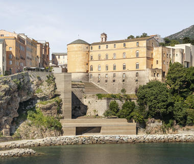 Intervenção Mantinum / Buzzo Spinelli Architecture + Antoine Dufour architectes