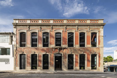 Cassina Innovation House / Laurent Troost Architectures