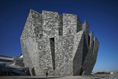Galería de Museo de la Cultura Kadokawa / Kengo Kuma & Associates + KAJIMA DESIGN  - 1