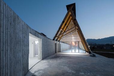 Strawberry Farm Activity Hall / Describing Architecture Studio