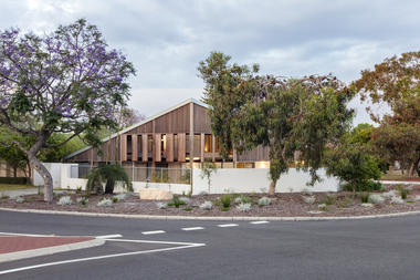 Macdonald Road House / Philip Stejskal Architecture