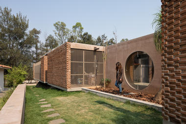 Gallery of UC House / Daniela Bucio Sistos // Taller de Arquitectura y Diseño  - 13