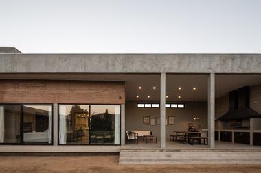 Casa T+T / RLL Estudio Arquitectura