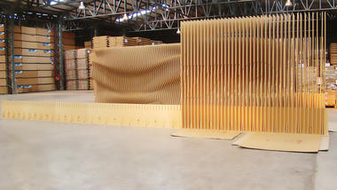 Galería de Pabellón ergonómico construido con costillas de MDF  - 18