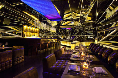 Galeria de Alegra / Mr. Important Design  - 13