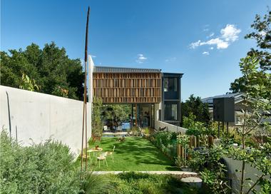 Riverbank House / Wilson Architects