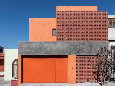 Casa Hernández / Terránea