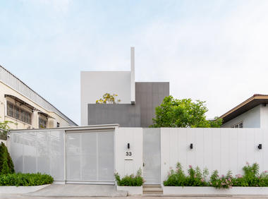 Gallery of Mit Chit House / Looklen Architects  - 1