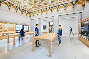 Foster + Partners convierte un antiguo Palazzo en una nueva Tienda Apple en Roma