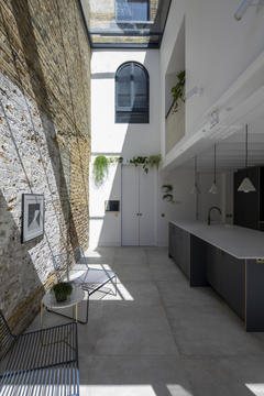 Gallery of Hannington Road House / Matthew Giles Architects  - 12