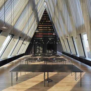 Interior Furniture in Feltrinelli Porta Volta Complex from UniFor