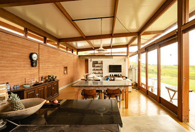 Galeria de Casa de Taipa / Estudio Piloti Arquitetura + Stepan Noprair Chahinian  - 4